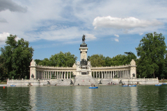 Madrid-Lake & Monument